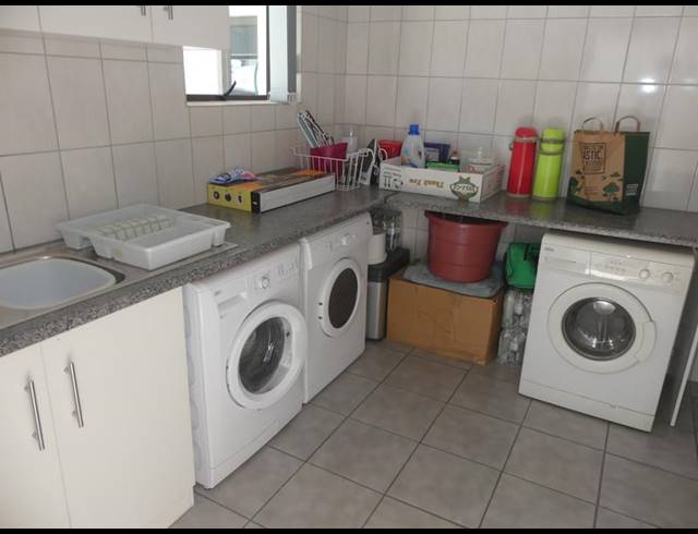 4 BEDROOM HOUSE FOR SALE IN GOLDEN MILE